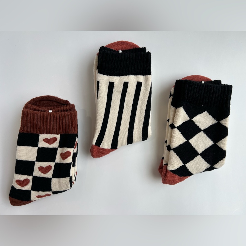 NWT！Women's stylish geometric figure socks 3 pairs set